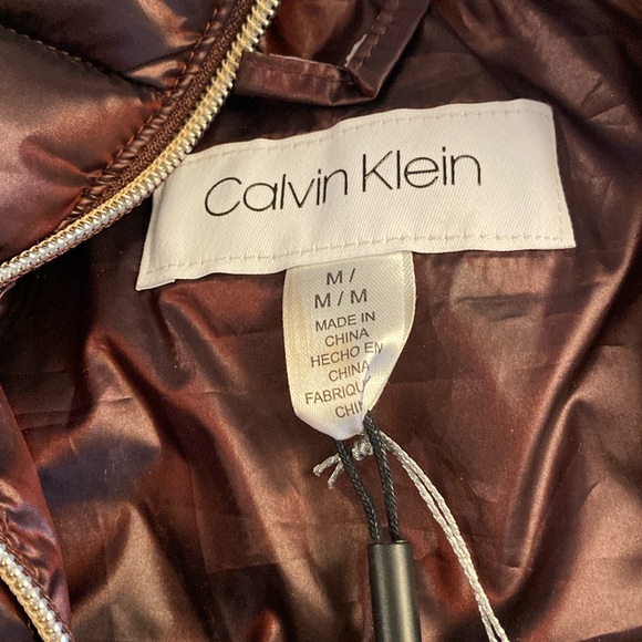 NWT Calvin Klein Performance Women's Puffer Vest Burgundy Size M. NWT - Picture 2 of 7